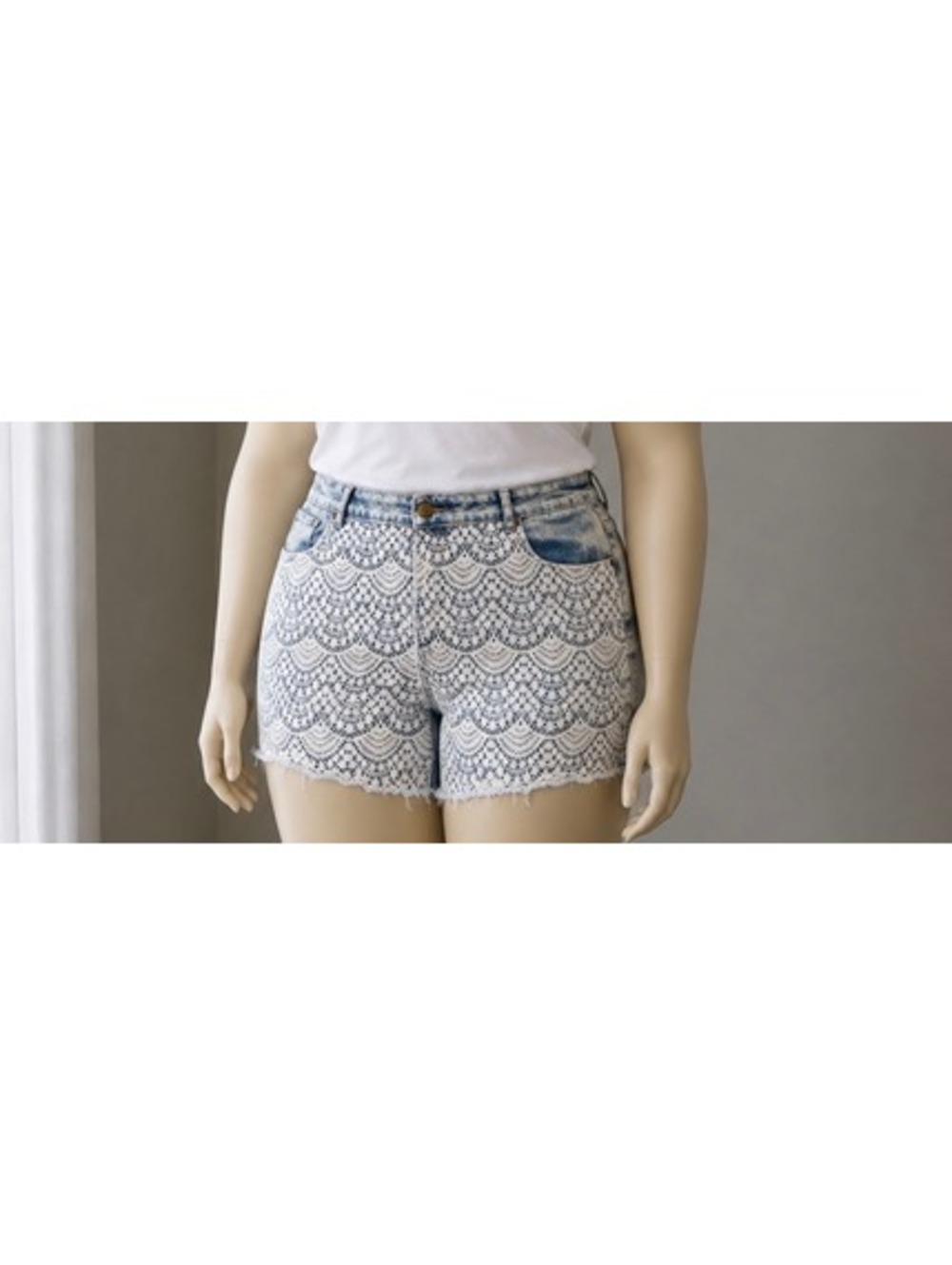 DAZL Shorts Womens Plus Size 20 Acid Wash Denim White Lace Overlay Frayed Hem